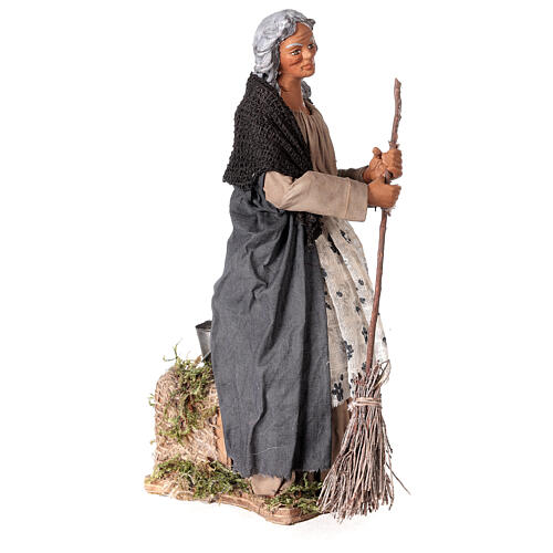 Kobieta zamiatająca 24 cm ruchoma figurka szopki z Neapolu 4
