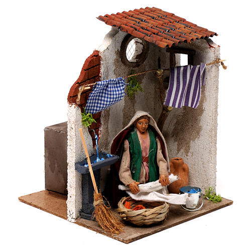 Animated woman hanging clothes 10cm Neapolitan Nativity 3