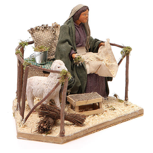 Mulher com ovelha movimento para presépio napolitano com figuras altura média 14 cm 3