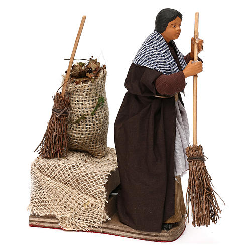 Woman sweeping, animated Neapolitan Nativity figurine 14cm 3
