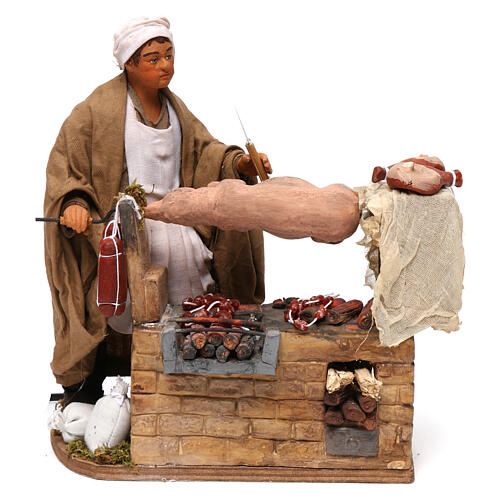 Homem assando porco no rolete cena movimento para presépio napolitano com figuras altura média 24 cm 1