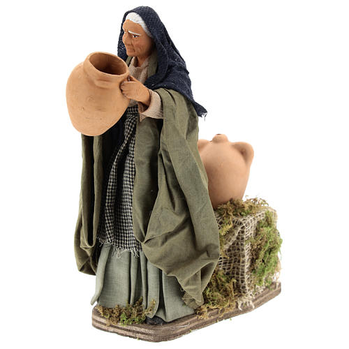 Moving woman with amphora for Neapolitan nativity scene 3