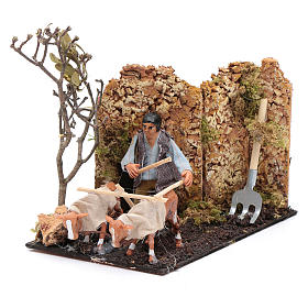 Presepe Napoletano: Contadino in movimento con aratro presepe napoletano 8 cm