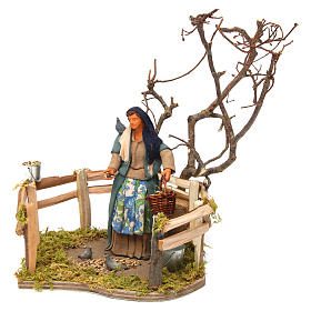 Moving woman with doves 14 cm for Neapolitan nativity scene