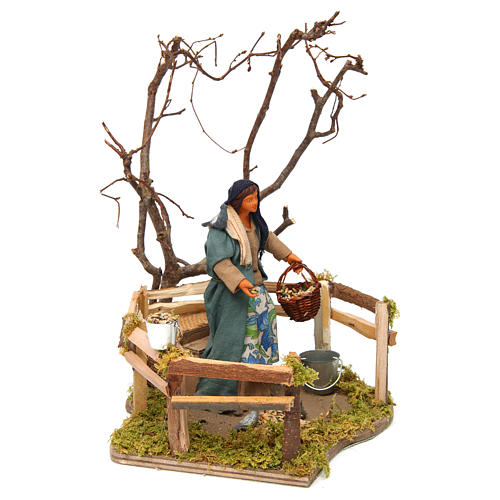Moving woman with doves 14 cm for Neapolitan nativity scene 3