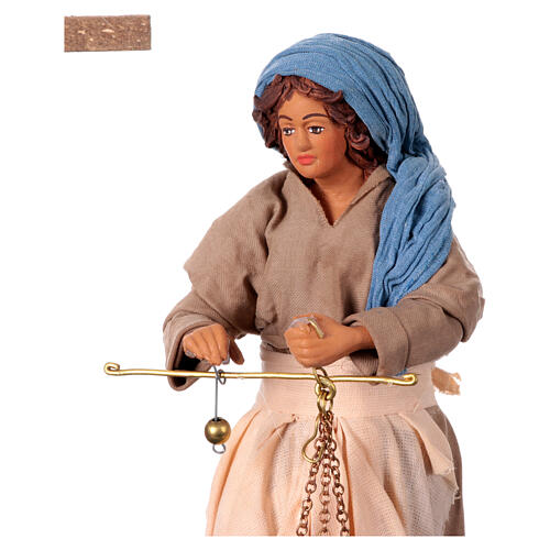 Moving fisher woman with scale for Neapolitan nativity scene 2