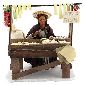 Sprzedawczyni świeżego makaronu przy stoisku, szopka z Neapolu 24 cm