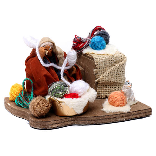 Moving Woman who crochets Neapolitan nativity 10 cm 4