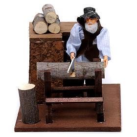 Santons animés crèche de Noël: Bûcheron mouvement pour crèche 12 cm