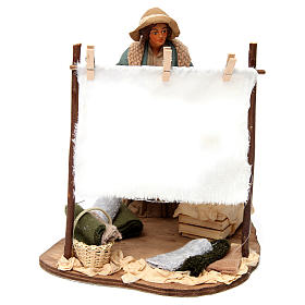 Neapolitanische Krippe: Bewegliche Krippenfigur Frau die Wäsche schlägt für neapolitanische Krippe 24 cm Neapolitanische Krippe: Bewegliche Krippenfigur Frau die Wäsche schlägt für neapolitanische Krippe 24 cm