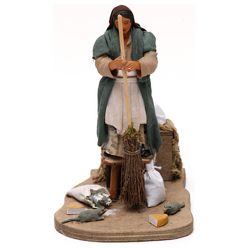 Animated woman driving away mice, 12 cm Neapolitan nativity 1