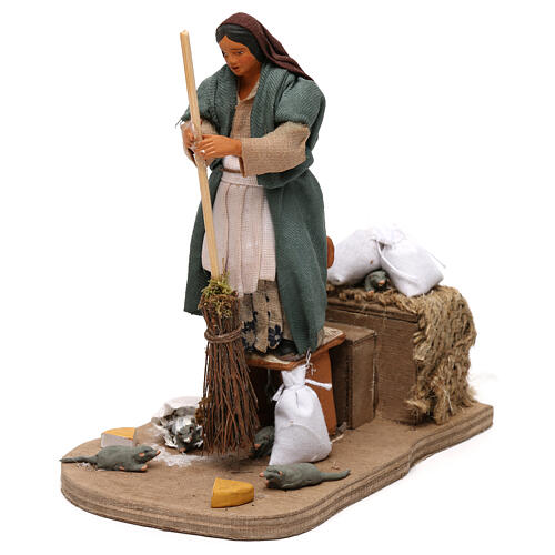 Animated woman driving away mice, 12 cm Neapolitan nativity 2