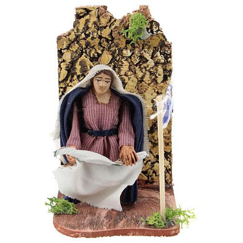 Moving woman hanging linens for Neapolitan Nativity Scene 7 cm 1