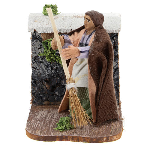 Woman sweeping, animated 7 cm Neapolitan nativity 1