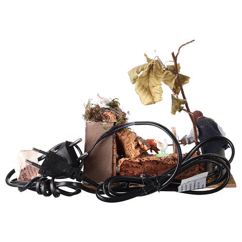 Mężczyzna przyrządza pieczone świnie, w ruchomej scenie szopki neapolitańskiej 8 cm 4