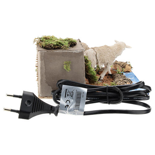 Owce pijące ze strumyka – ruchome figurki do szopki bożonarodzeniowej 6 cm 4