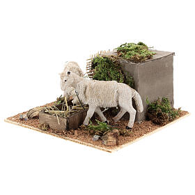 Sheep eating hay animated Neapolitan nativity 6 cm