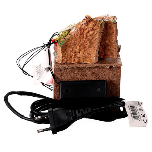 Kobieta pierze pranie w ruchu, 10 cm, światło LED, 15x15x10cm 4