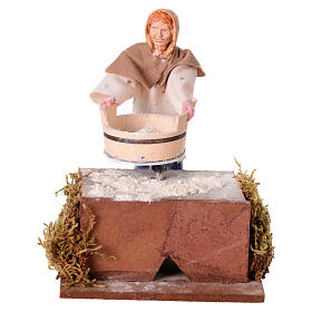 Frau mit Mehlsieb – Krippenfigur im neapolitanischen Stil, mit Bewegungsfunktion, für 12 cm Krippe