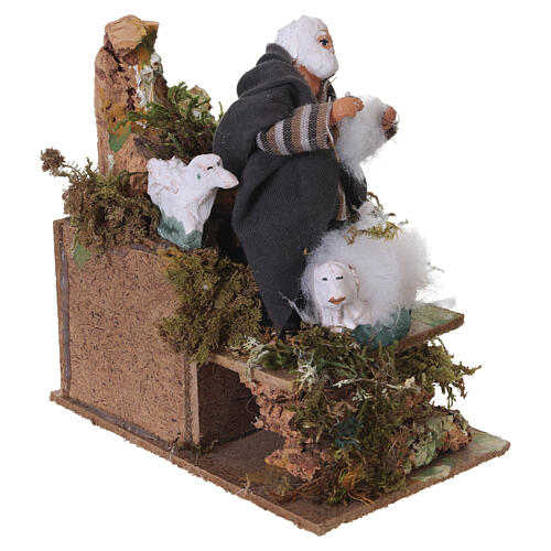Tosador de ovelhas idoso em movimento 15x9x14 cm para presépio de 10 cm 3
