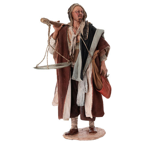 Homme avec balance crèche Angela Tripi 30 cm terre cuite 1