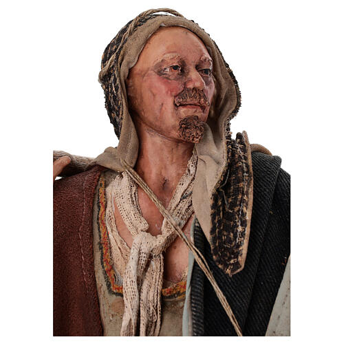 Homme avec balance crèche Angela Tripi 30 cm terre cuite 2