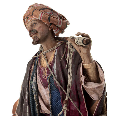 Pastore con bilancia 30 cm Angela Tripi terracotta 4