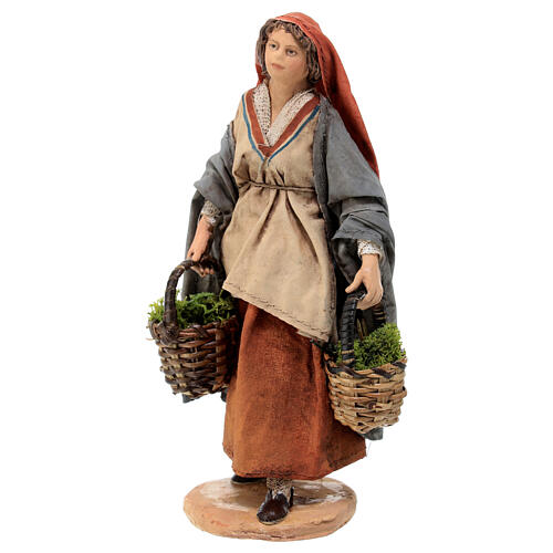 Mujer con cestas de musgo Belén 13 cm Angela Tripi terracota 3