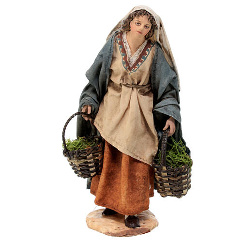 Mujer con cestas de musgo Belén 13 cm Angela Tripi terracota 5