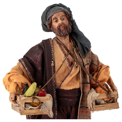 Homme aux légumes 18cm crèche Angela Tripi 2