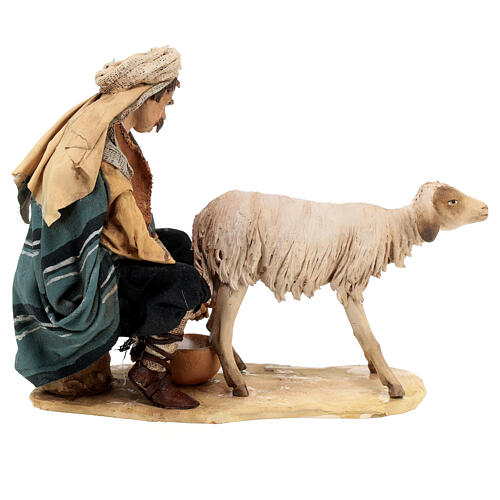Pasterz dojący kozę 18 cm Angela Tripi 1