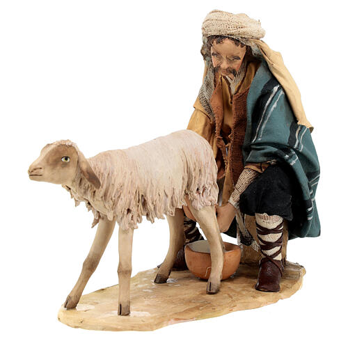 Pasterz dojący kozę 18 cm Angela Tripi 4