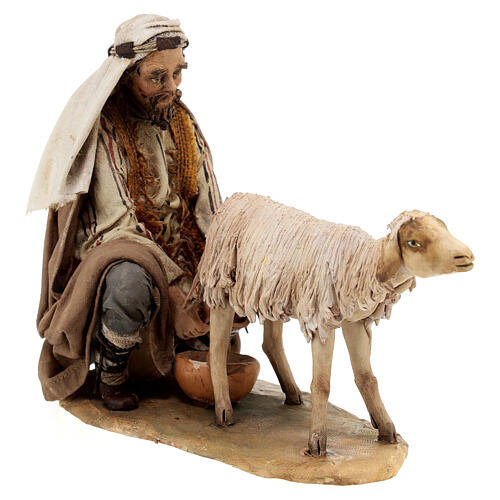 Pasterz dojący kozę 18 cm Angela Tripi 5