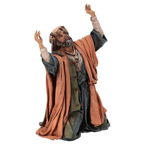 Hombre maravillado Belén 30 cm Angela Tripi 5