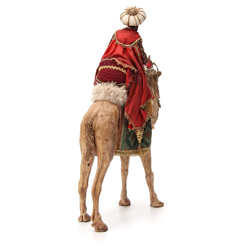 Rey Mago moreno con turbante sobre camello 18 cm Angela Tripi 3