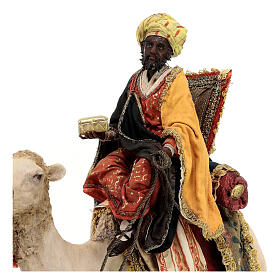 Figur dunkler heiliger König mit Kästchen auf Kamel 18 cm Tripi