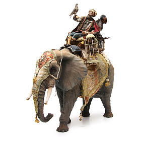 Heiliger König mit Diener auf Elefanten reitend, für 30 cm Krippe von Angela Tripi, Terrakotta