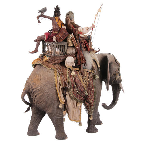 Heiliger König mit Diener auf Elefanten reitend, für 30 cm Krippe von Angela Tripi, Terrakotta 23