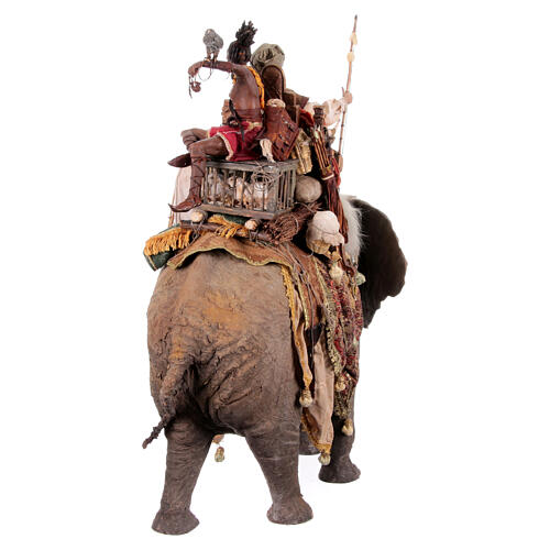 Heiliger König mit Diener auf Elefanten reitend, für 30 cm Krippe von Angela Tripi, Terrakotta 40