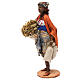 Frau mit Stroh und Säcken, für 30 cm Krippe von Angela Tripi, Terrakotta s3