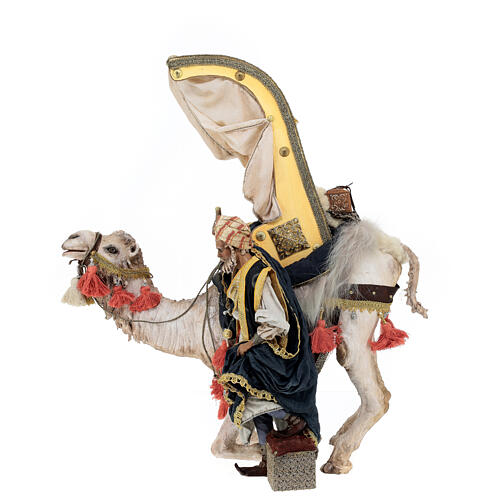 Heiliger König von einem Kamel herabsteigend, für 30 cm Krippe von Angela Tripi, Terrakotta 5