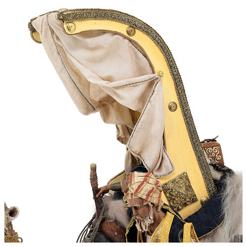 Heiliger König von einem Kamel herabsteigend, für 30 cm Krippe von Angela Tripi, Terrakotta 6