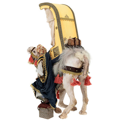 Heiliger König von einem Kamel herabsteigend, für 30 cm Krippe von Angela Tripi, Terrakotta 7