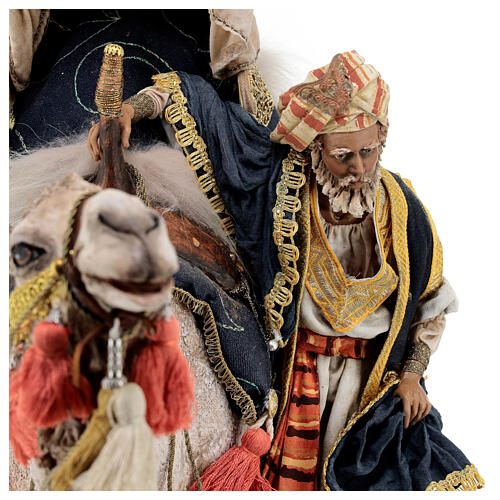 Heiliger König von einem Kamel herabsteigend, für 30 cm Krippe von Angela Tripi, Terrakotta 13