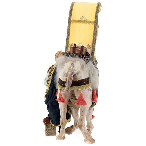 Heiliger König von einem Kamel herabsteigend, für 30 cm Krippe von Angela Tripi, Terrakotta 16