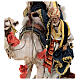 Heiliger König von einem Kamel herabsteigend, für 30 cm Krippe von Angela Tripi, Terrakotta s2