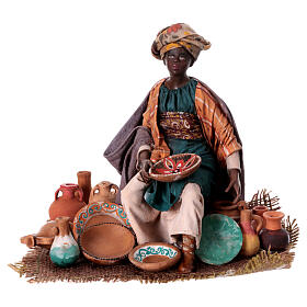 Mujer negra con objetos de cerámica 18 cm Angela Tripi