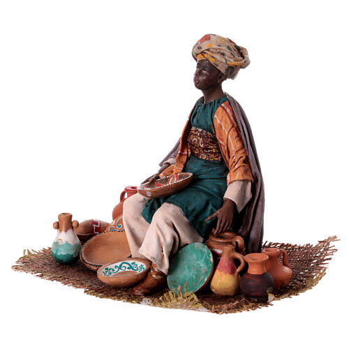 Mujer negra con objetos de cerámica 18 cm Angela Tripi 5