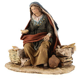 Brotverkäuferin, für 13 cm Krippe von Angela Tripi, Terrakotta