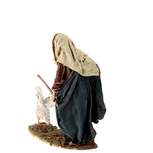 Hirte, eine Gans jagend, für 13 cm Krippe von Angela Tripi, Terrakotta 4